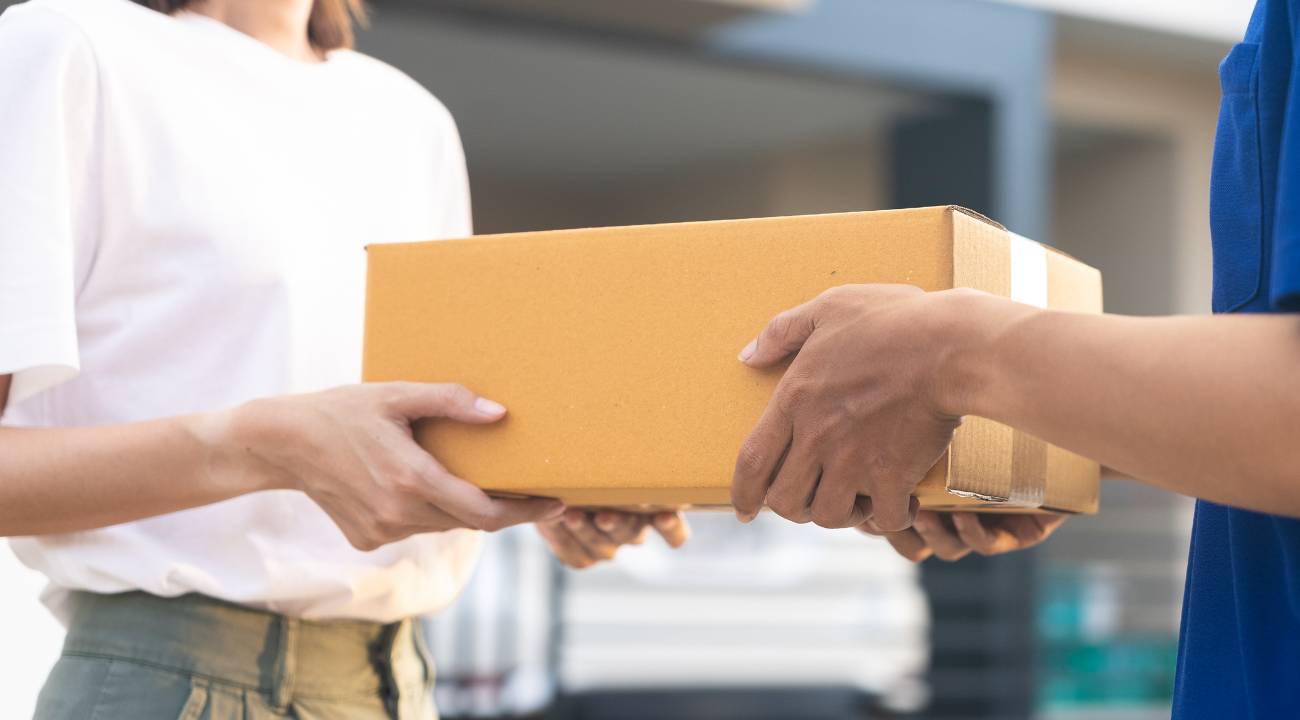 Year-Round Parcel Delivery Scams: How to Spot and Avoid Them Blog